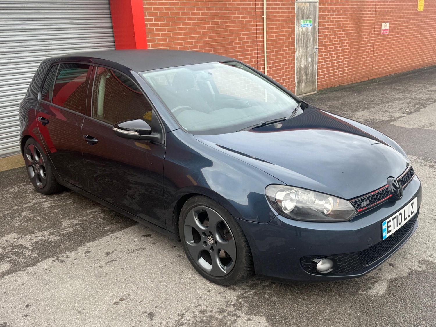 Used Volkswagen Golf 2010 for sale - 77454949: Photo 2