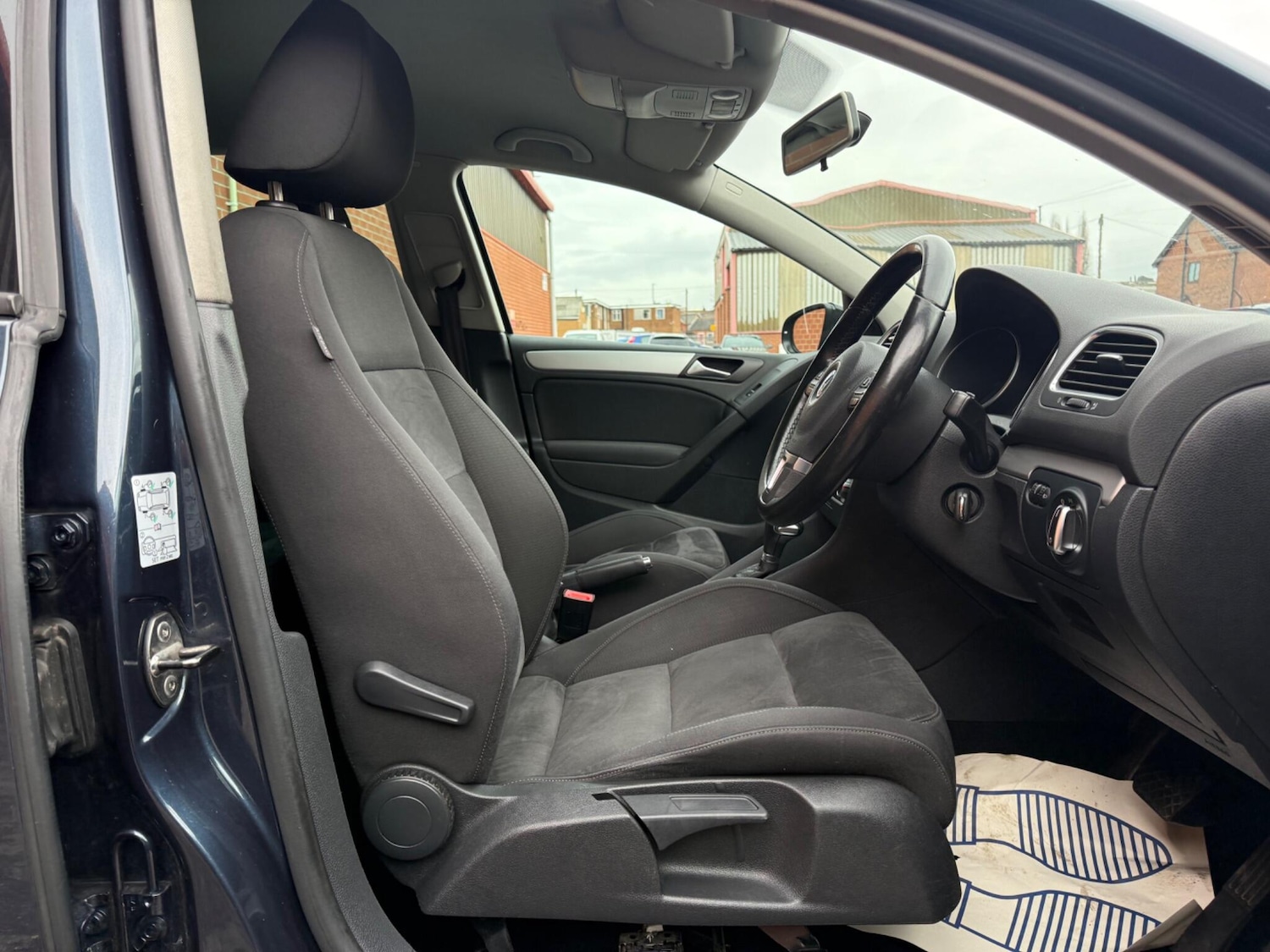 Used Volkswagen Golf 2010 for sale - 77454949: Photo 21