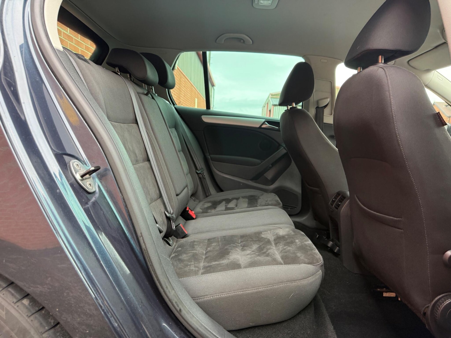 Used Volkswagen Golf 2010 for sale - 77454949: Photo 27