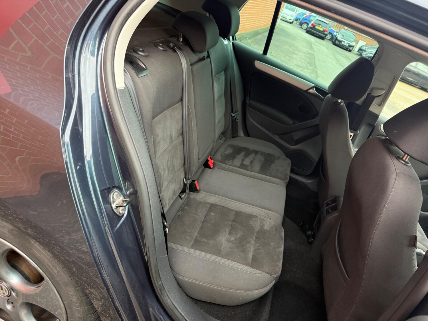 Used Volkswagen Golf 2010 for sale - 77454949: Photo 28