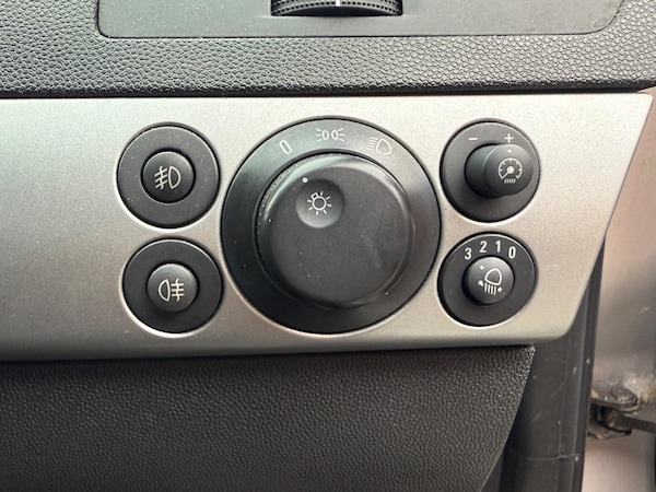 Used Vauxhall Astra 2008 for sale - 76201395: Photo 10