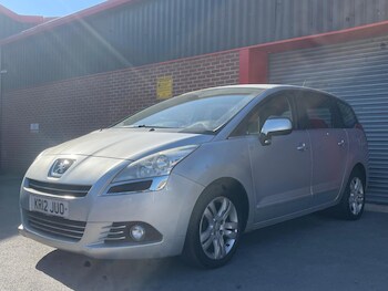 Used Peugeot 5008 2012 for sale - 76989428: Photo