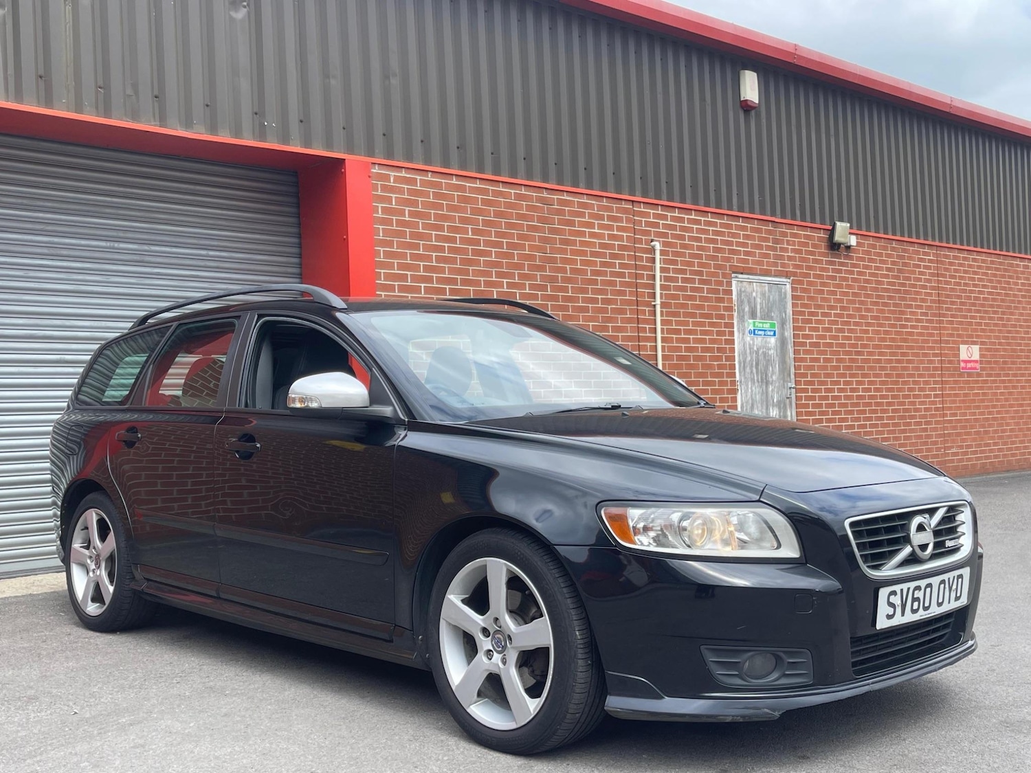 Used Volvo V50 2010 for sale - 76765185: Photo 1