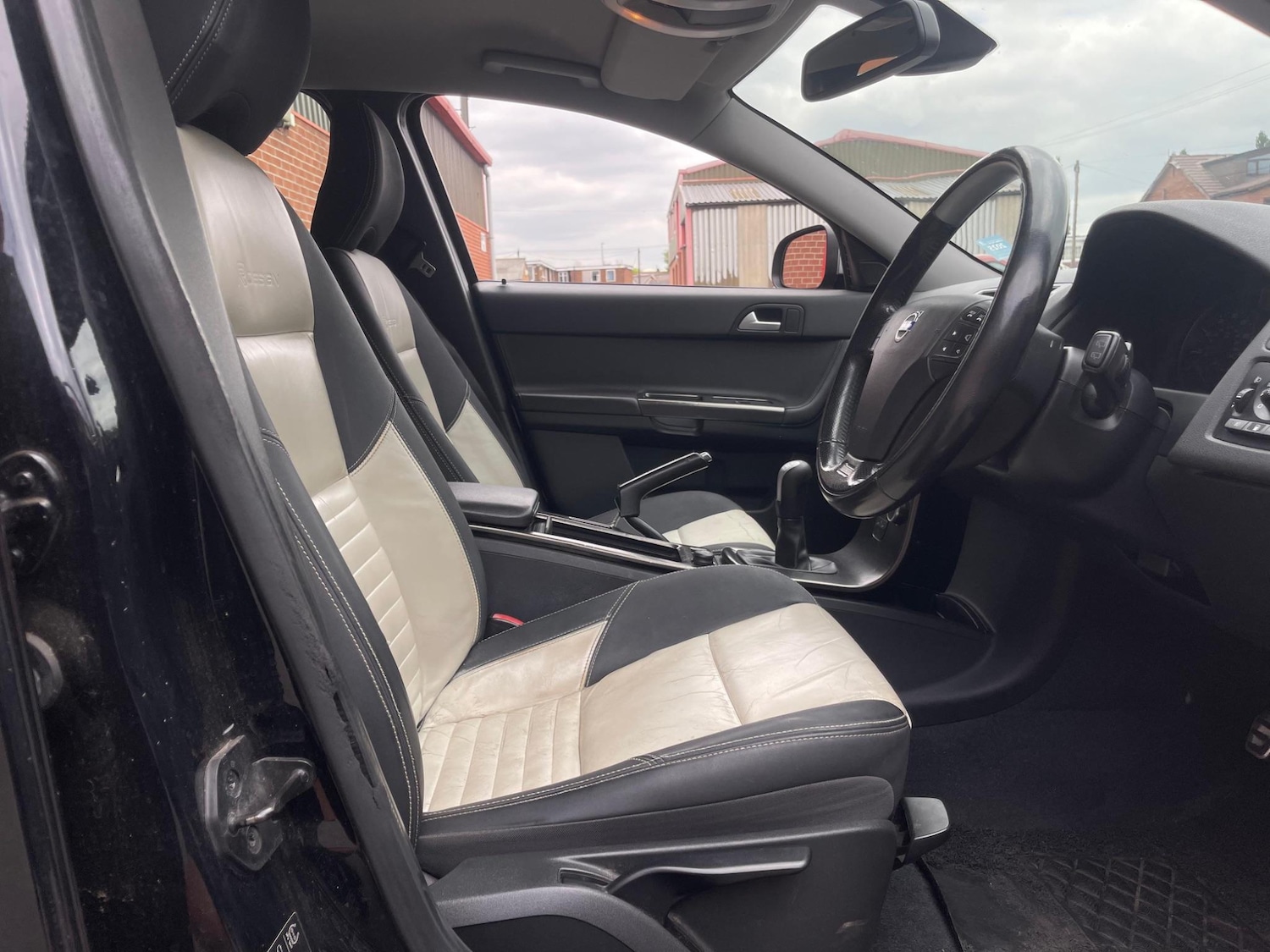 Used Volvo V50 2010 for sale - 76765185: Photo 17