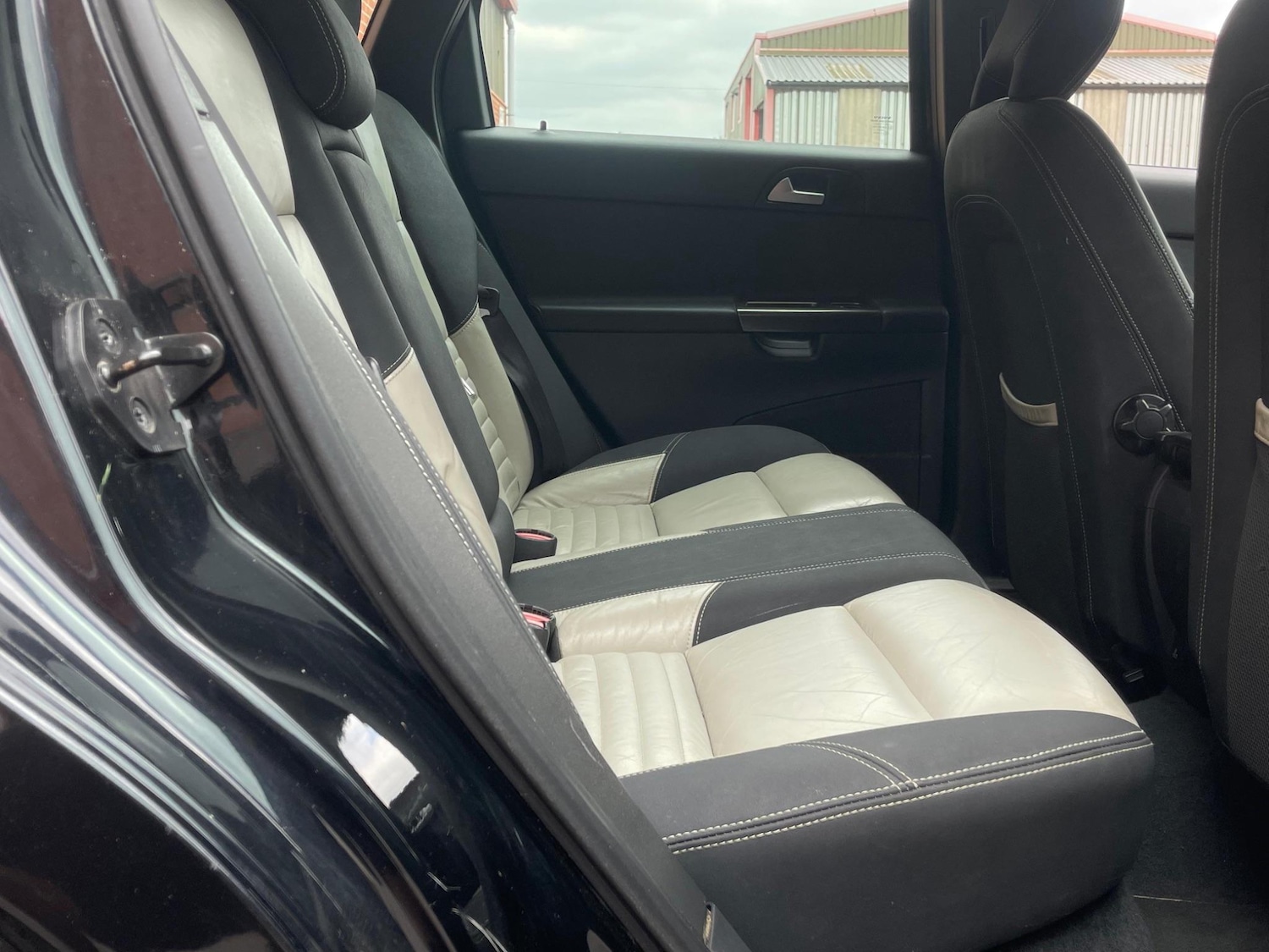 Used Volvo V50 2010 for sale - 76765185: Photo 23