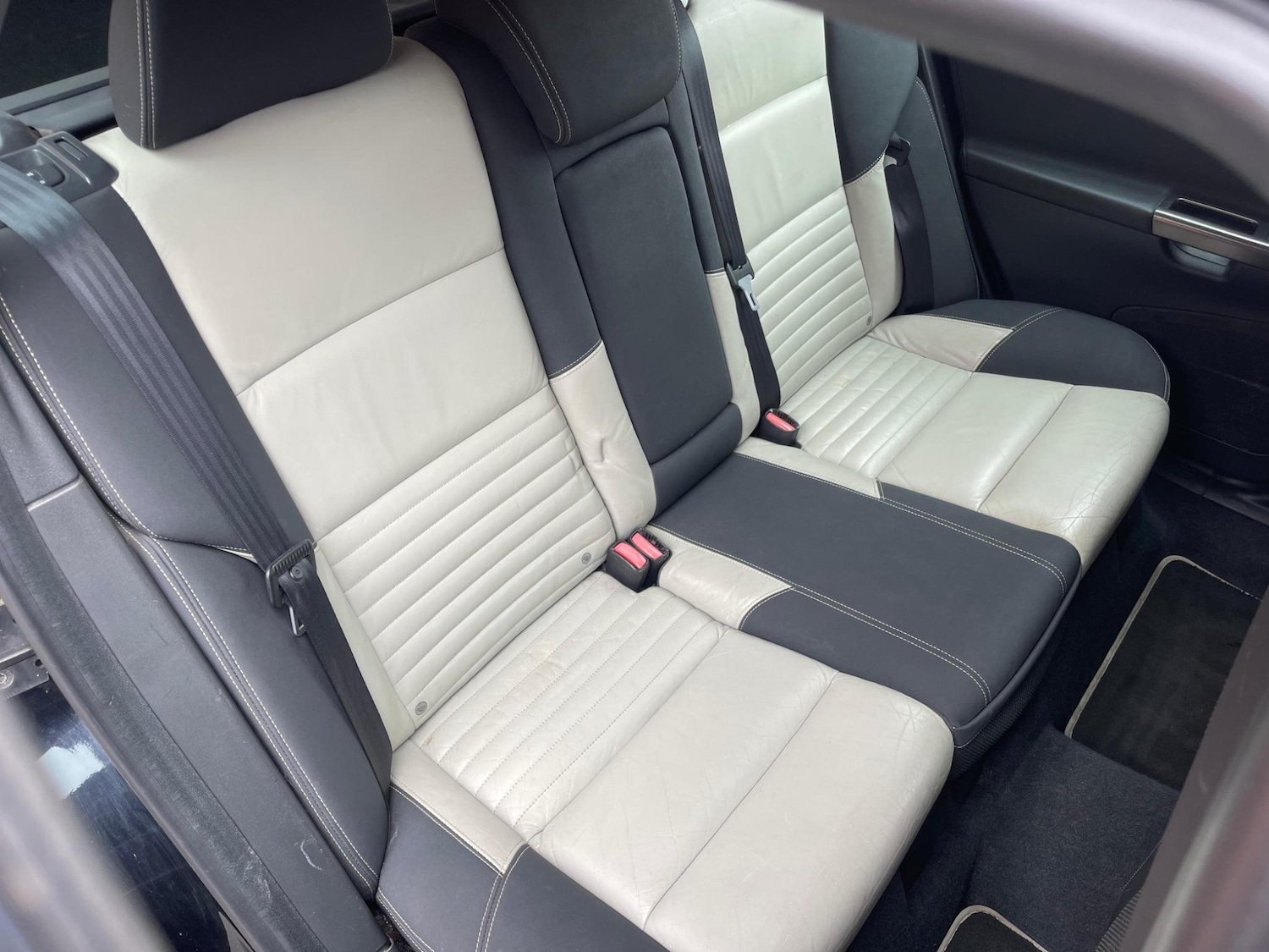 Used Volvo V50 2010 for sale - 76765185: Photo 24