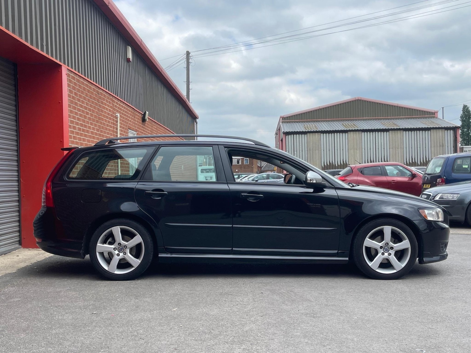 Used Volvo V50 2010 for sale - 76765185: Photo 5