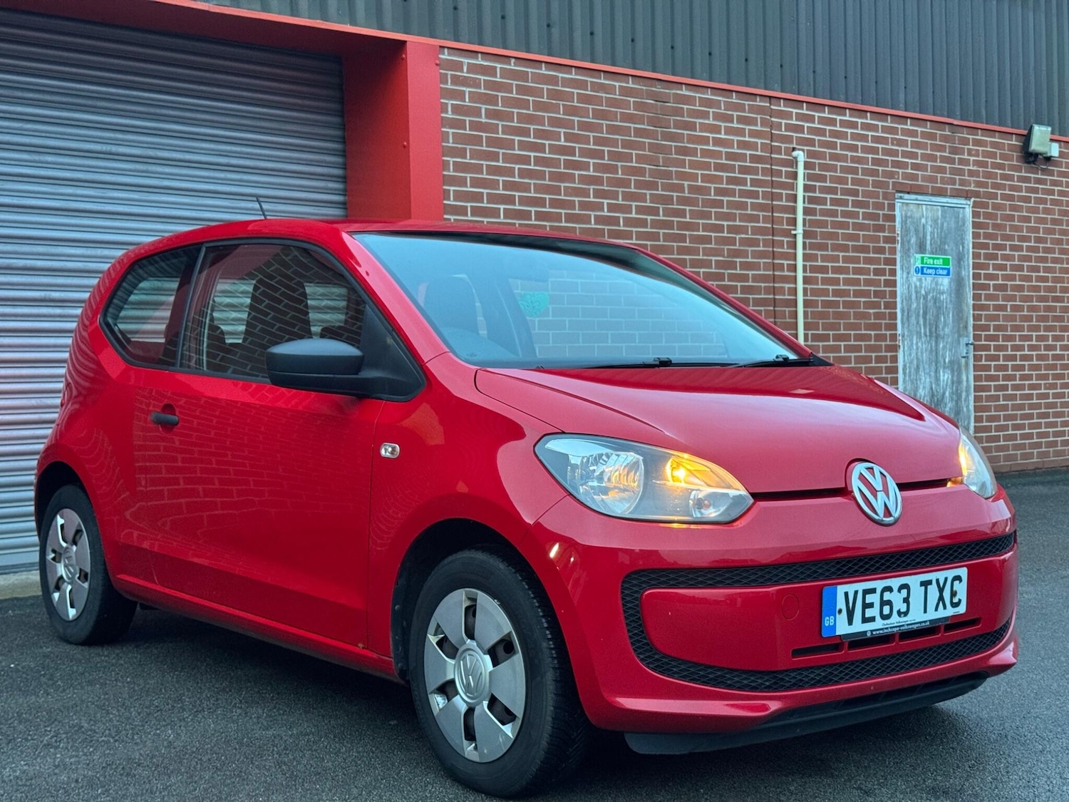 Used Volkswagen up! 2014 for sale - 76992020: Photo 2