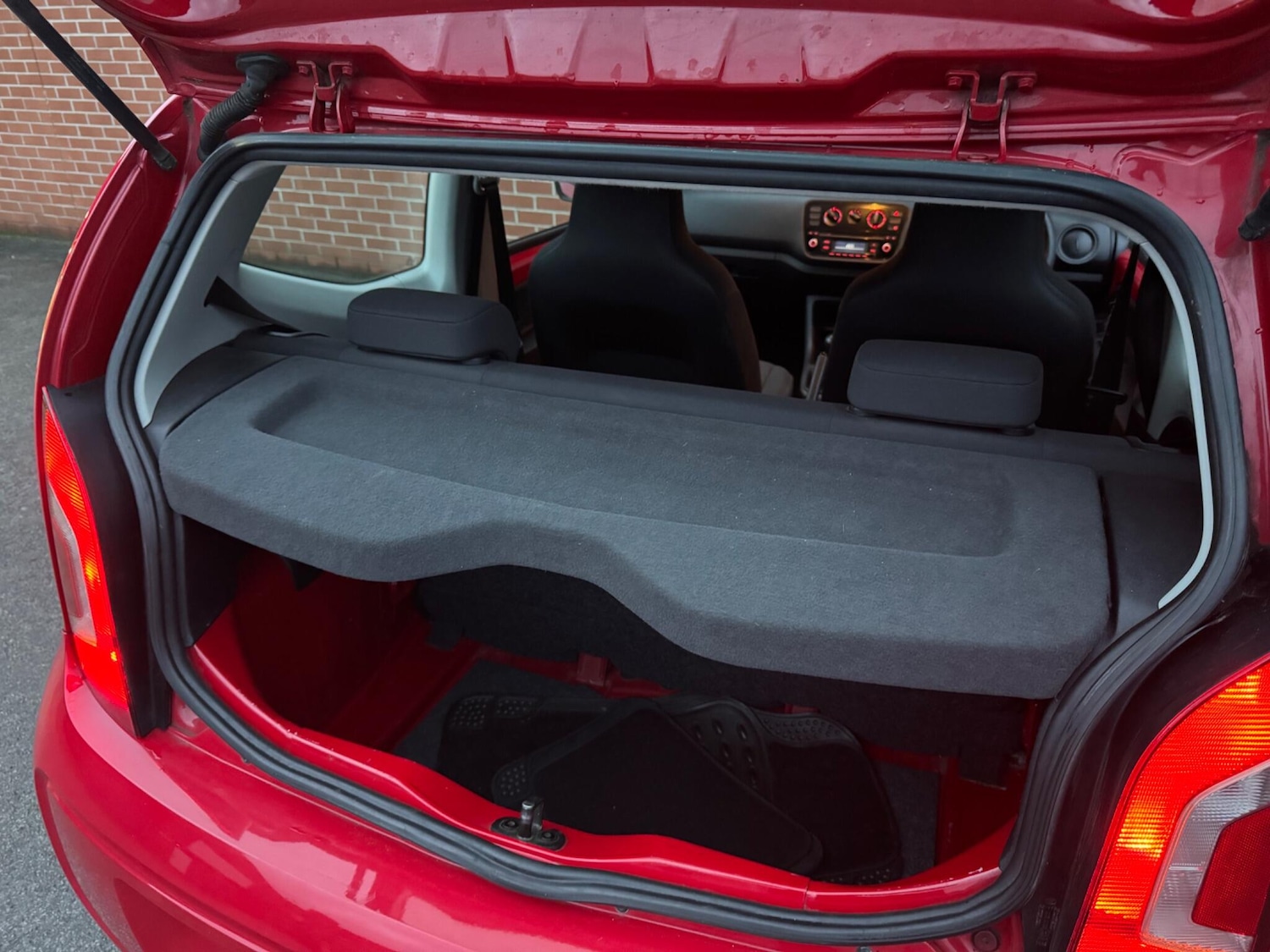 Used Volkswagen up! 2014 for sale - 76992020: Photo 27