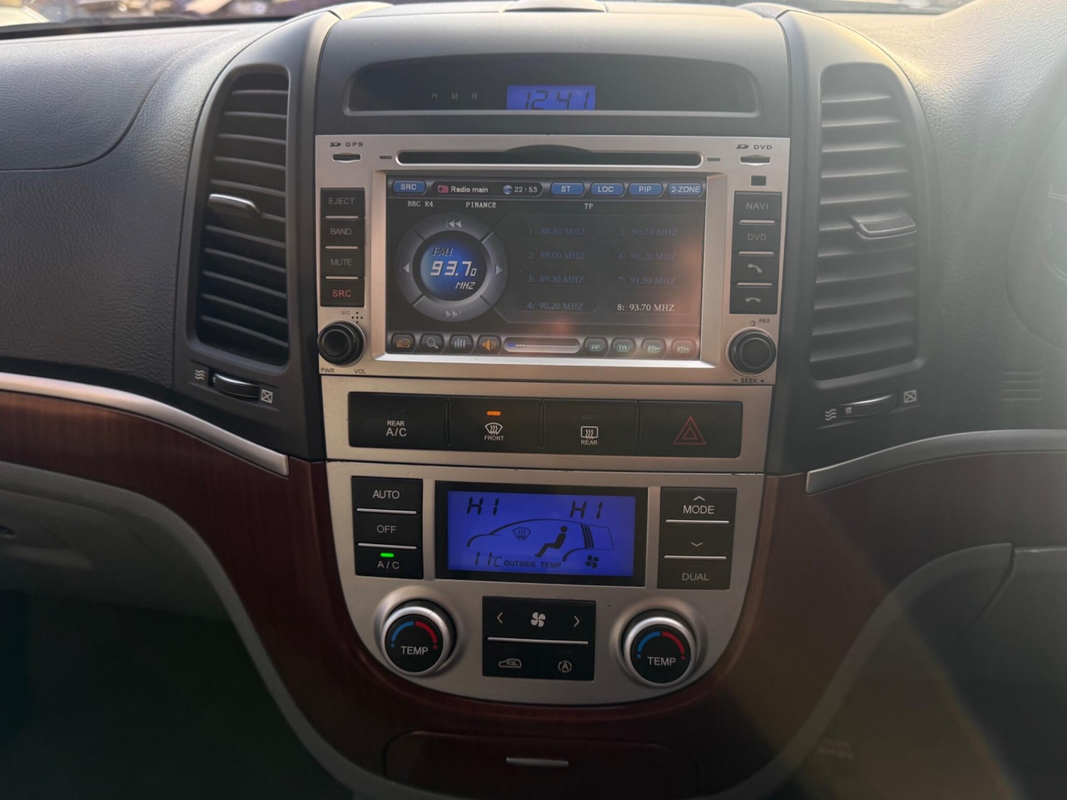 Used Hyundai Santa Fe 2009 for sale - 77882891: Photo 16