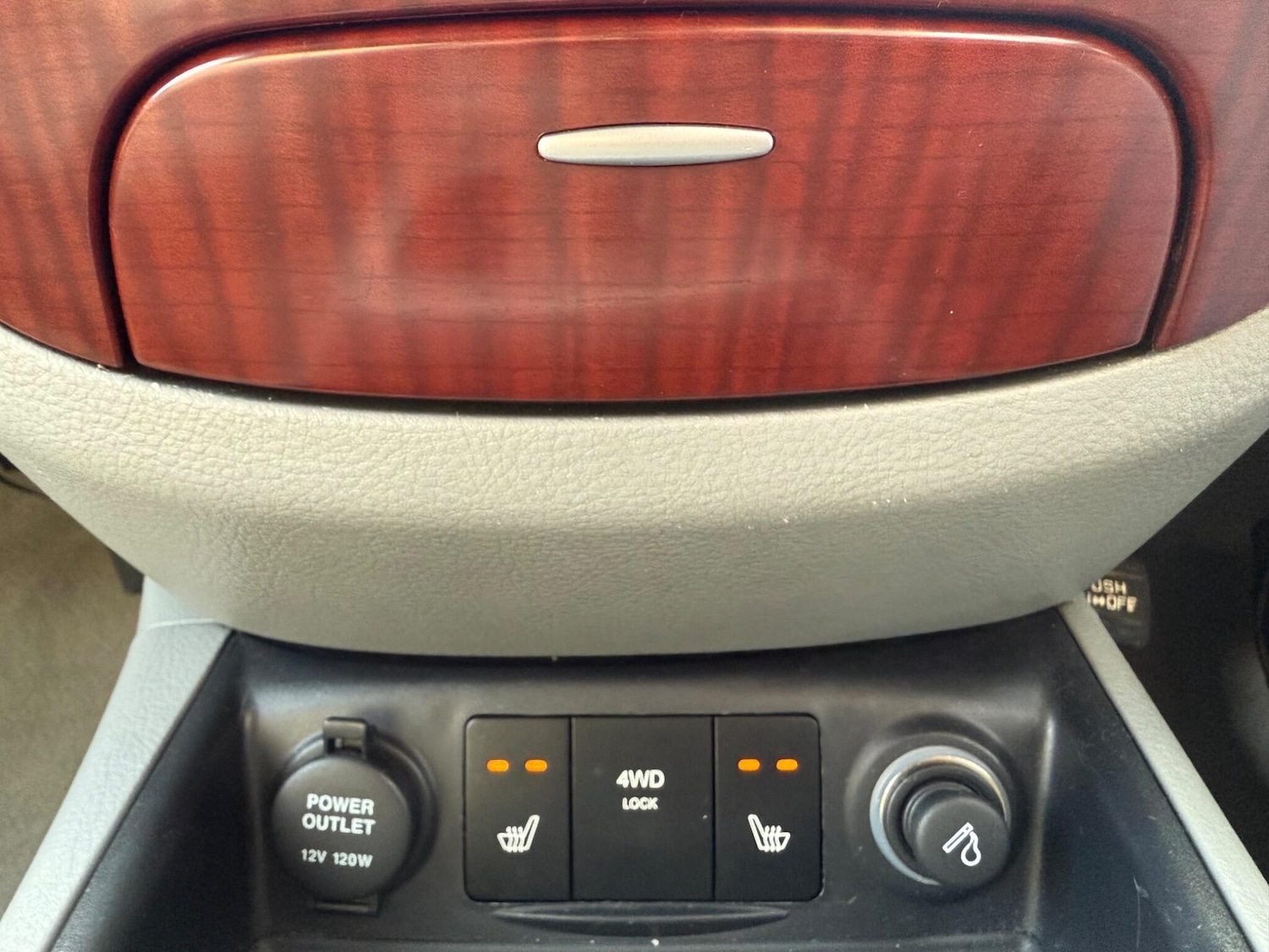 Used Hyundai Santa Fe 2009 for sale - 77882891: Photo 17