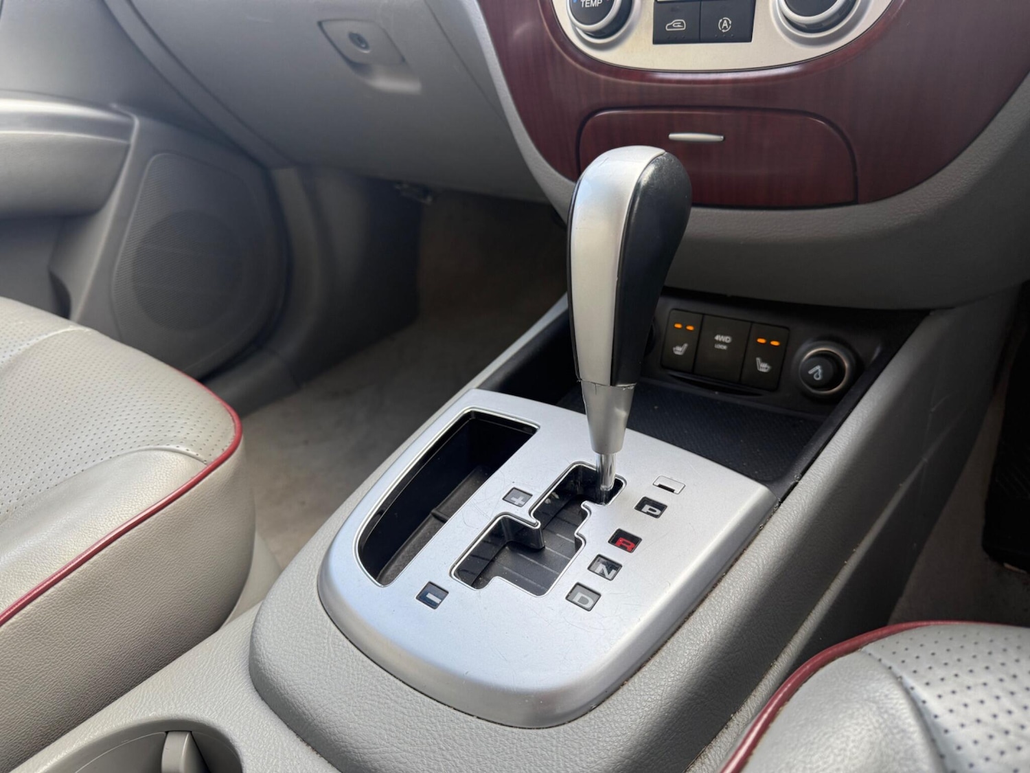 Used Hyundai Santa Fe 2009 for sale - 77882891: Photo 19