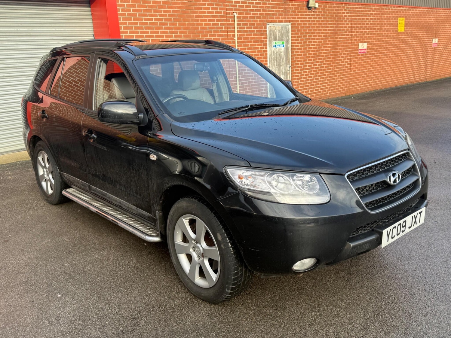 Used Hyundai Santa Fe 2009 for sale - 77882891: Photo 2