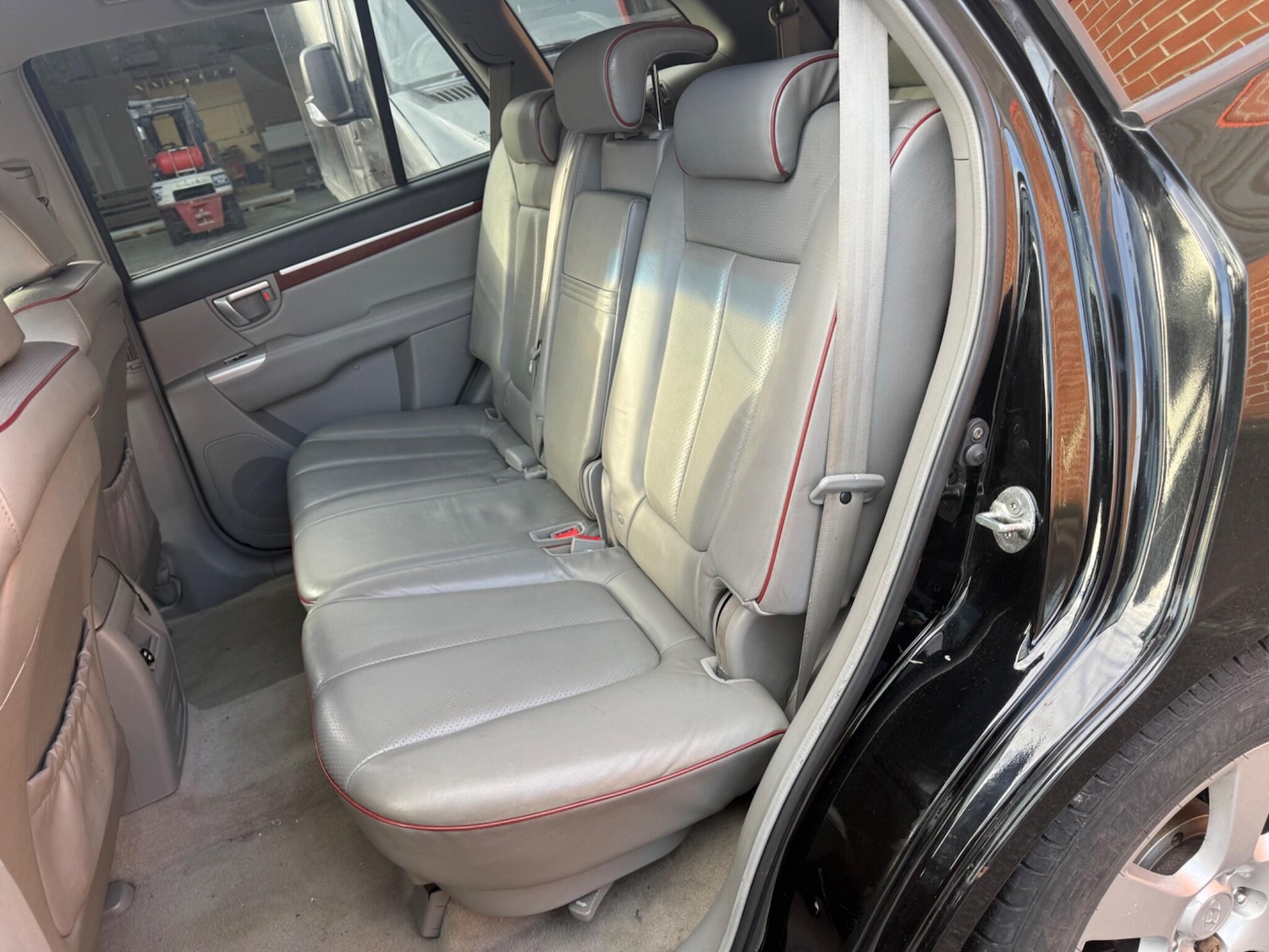 Used Hyundai Santa Fe 2009 for sale - 77882891: Photo 28