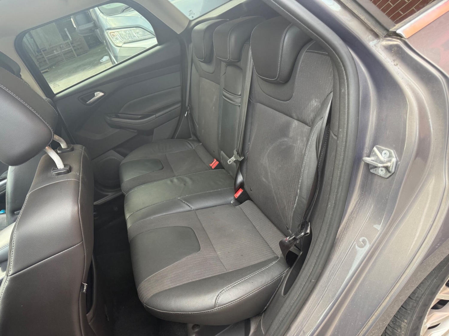 Used Ford Focus 2011 for sale - 77082054: Photo 28