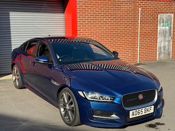 Used Jaguar XE 2015 for sale - 75981744: Photo