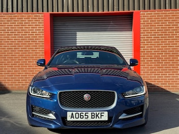 Used Jaguar XE 2015 for sale - 75981744: Photo