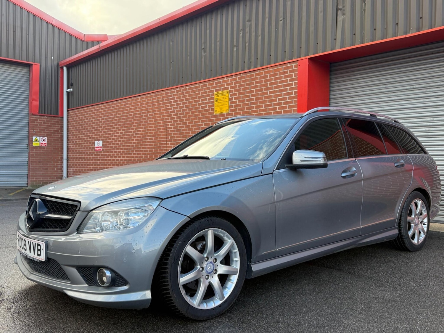 Used Mercedes-Benz C Class 2009 for sale - 77882584: Photo 5