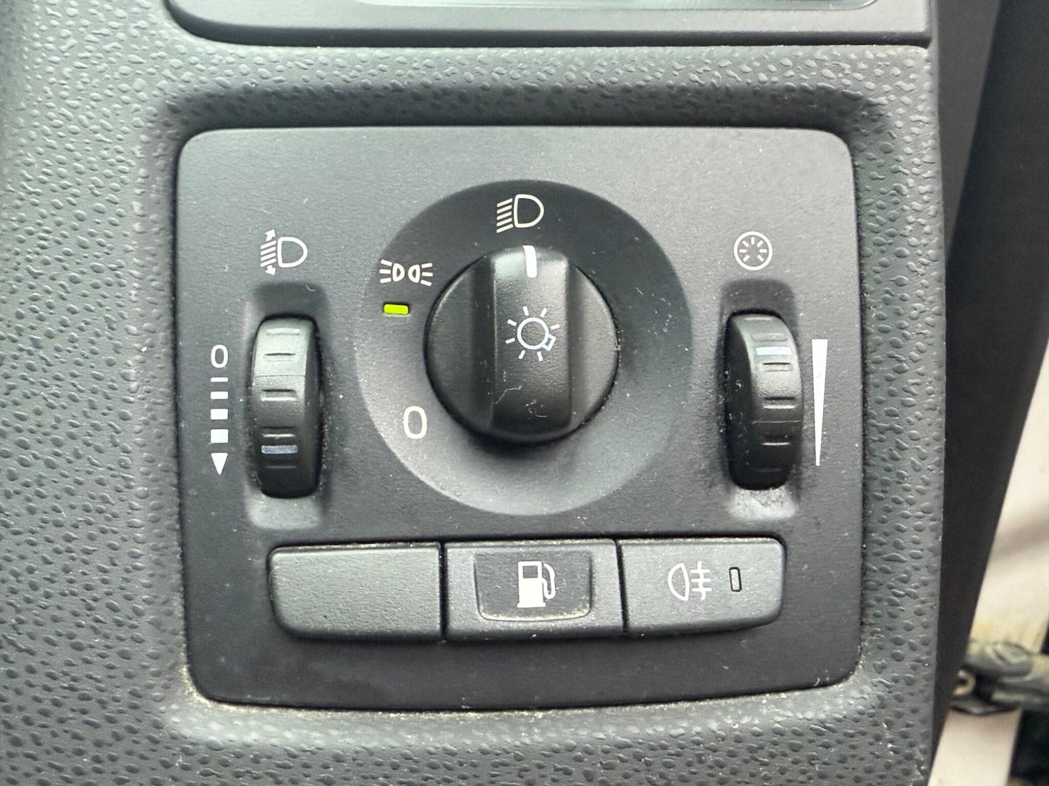 Used Volvo V50 2012 for sale - 77523646: Photo 10