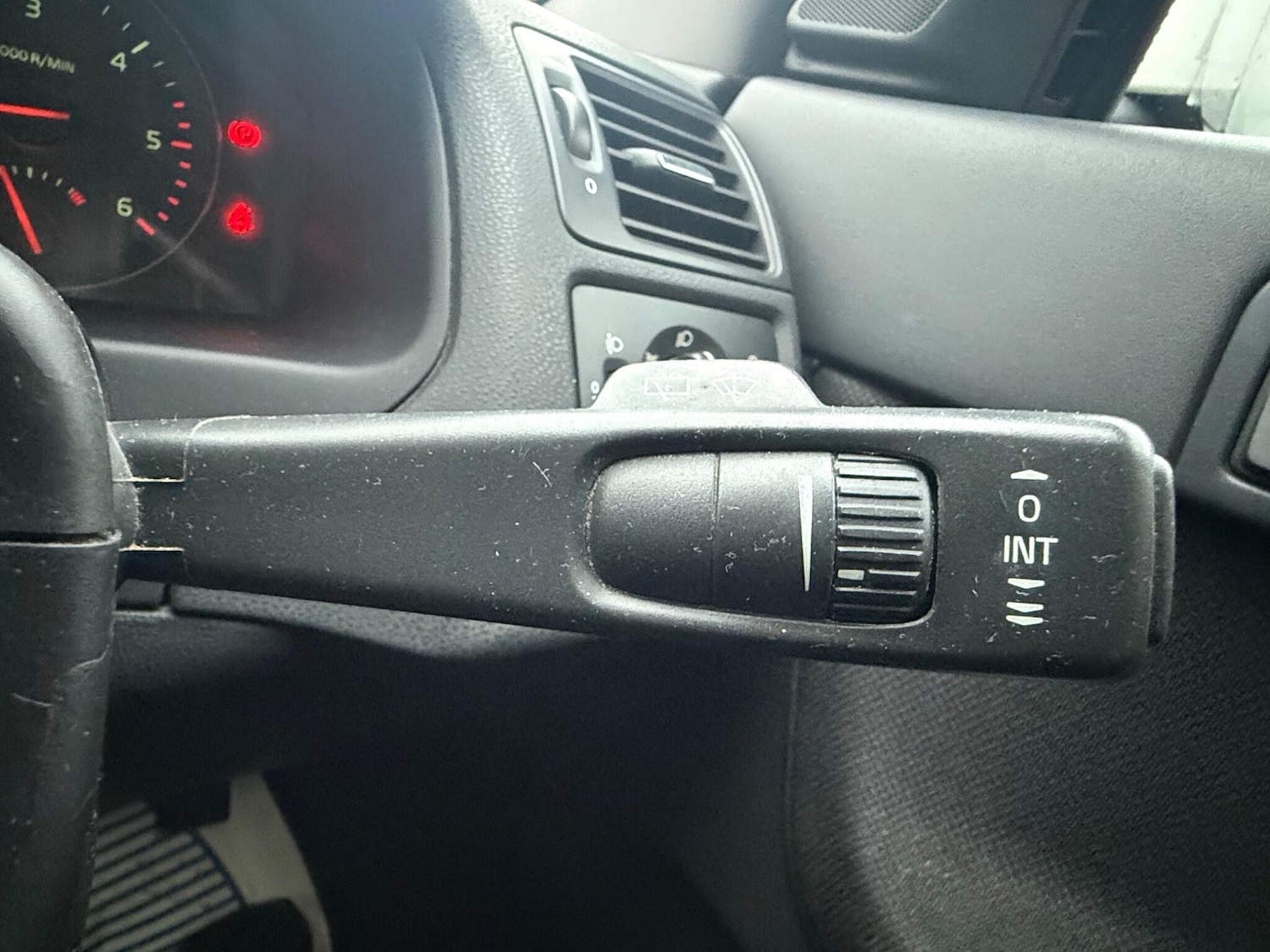 Used Volvo V50 2012 for sale - 77523646: Photo 12