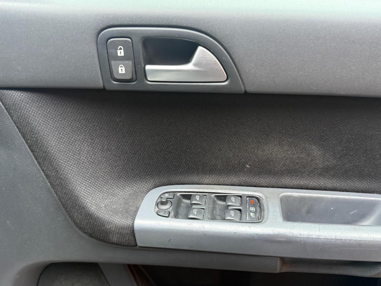 Used Volvo V50 2012 for sale - 77523646: Photo 9