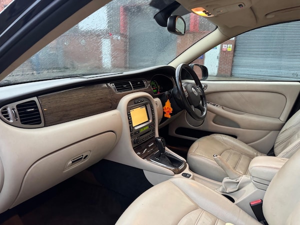 Used Jaguar X-Type 2009 for sale - 75990950: Photo 24