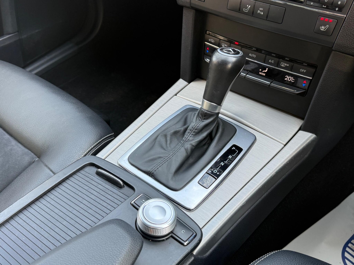 Used Mercedes-Benz E Class 2009 for sale - 77898410: Photo 18