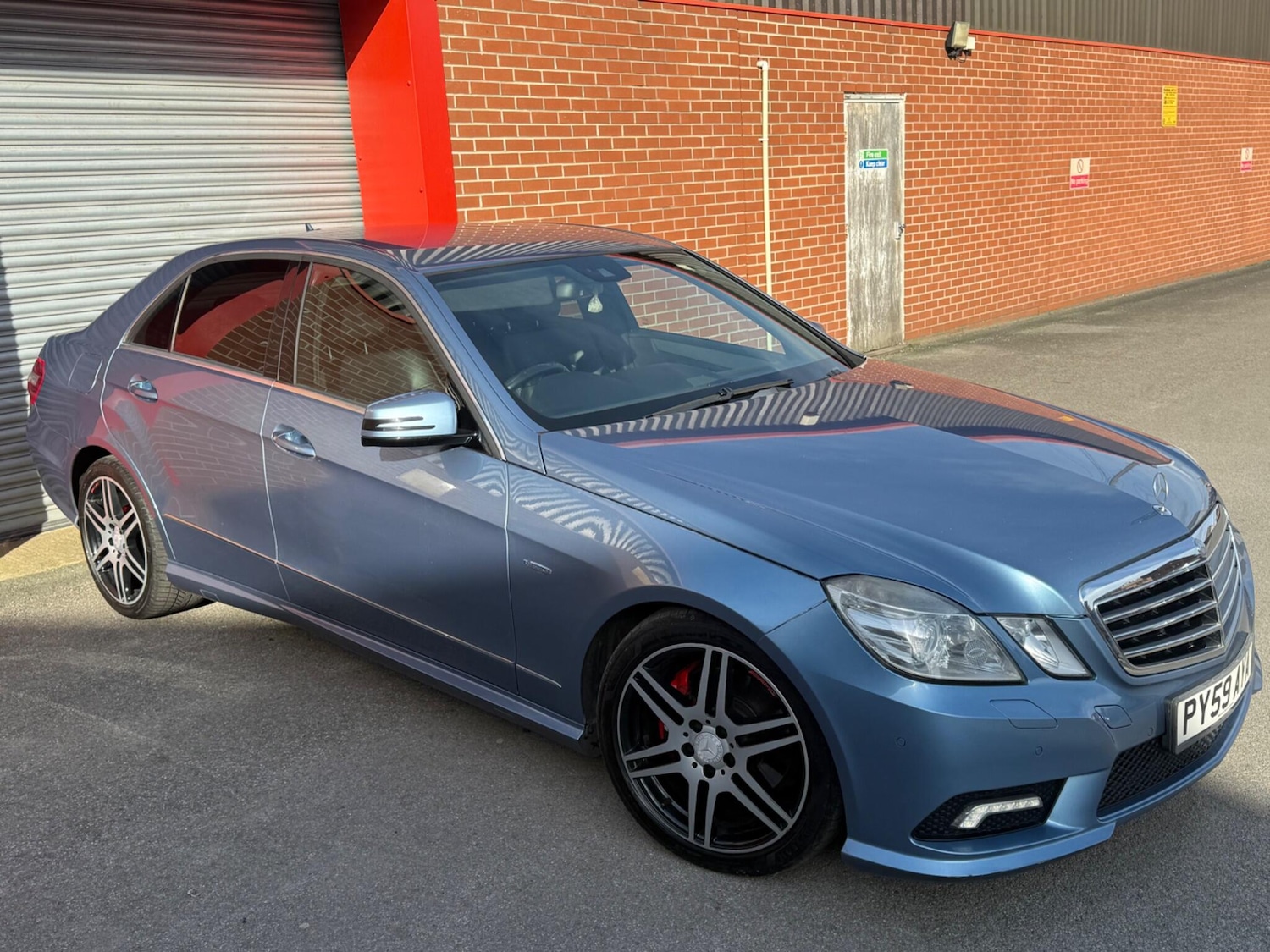 Used Mercedes-Benz E Class 2009 for sale - 77898410: Photo 2