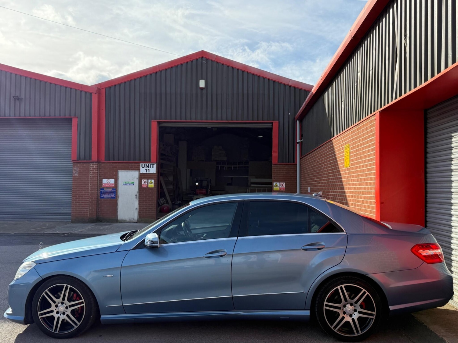 Used Mercedes-Benz E Class 2009 for sale - 77898410: Photo 8