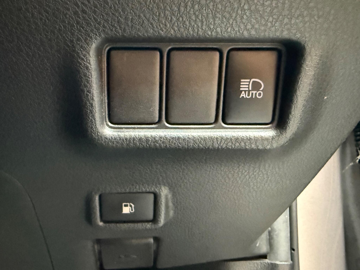 Used Toyota C-HR for sale - 76997660: Photo 11