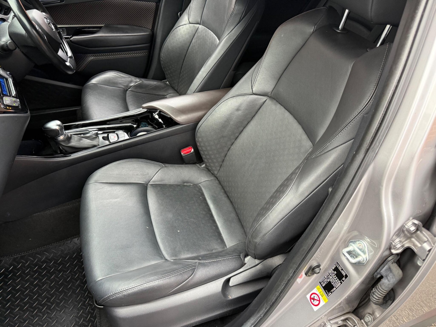 Used Toyota C-HR for sale - 76997660: Photo 26