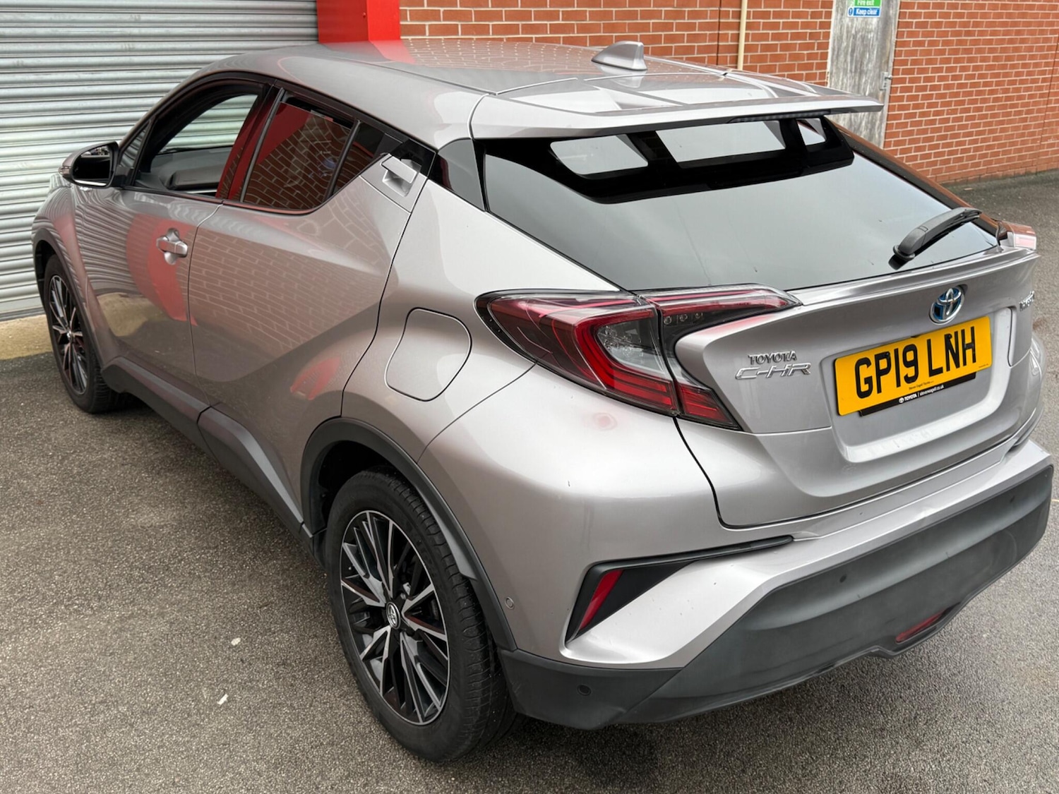 Used Toyota C-HR for sale - 76997660: Photo 34