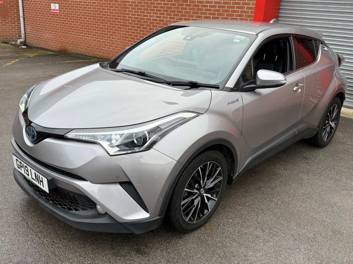 Used Toyota C-HR for sale - 76997660: Photo 6