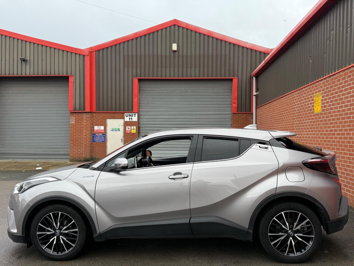 Used Toyota C-HR for sale - 76997660: Photo 8