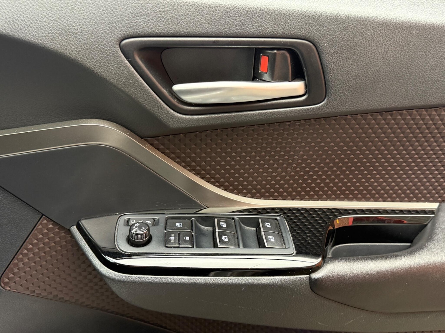 Used Toyota C-HR for sale - 76997660: Photo 9