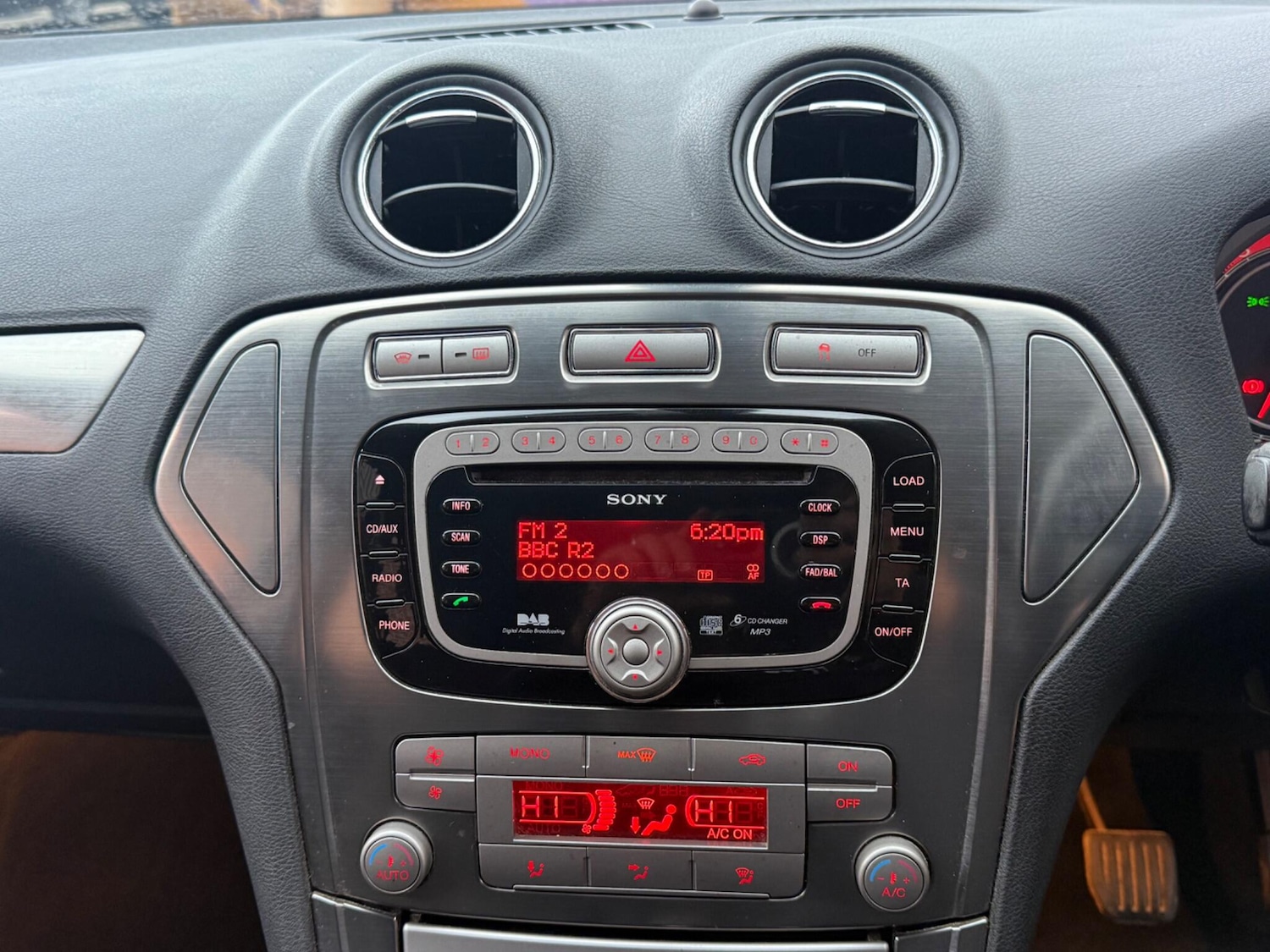 Used Ford Mondeo 2010 for sale - 76993577: Photo 18