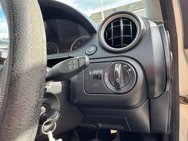 Used Ford Fiesta 2005 for sale - 76094908: Photo 11