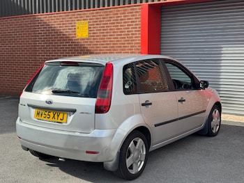 Used Ford Fiesta 2005 for sale - 76094908: Photo