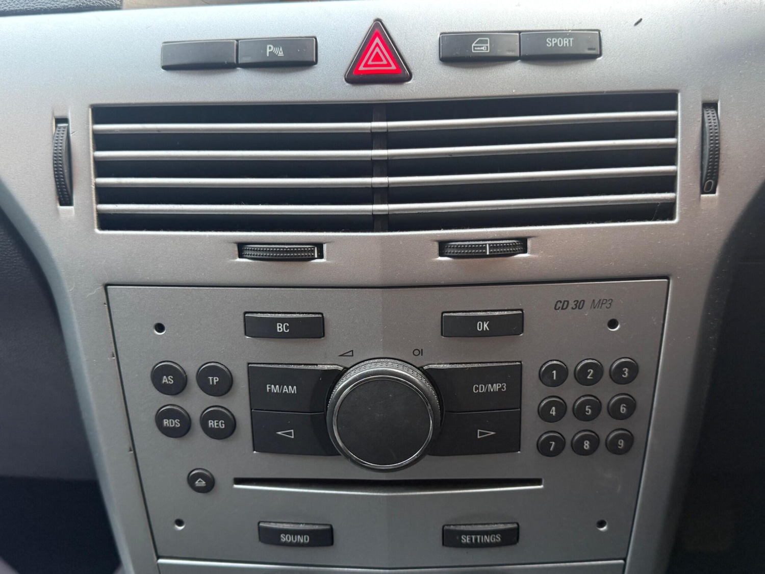 Used Vauxhall Astra 2010 for sale - 78071952: Photo 17