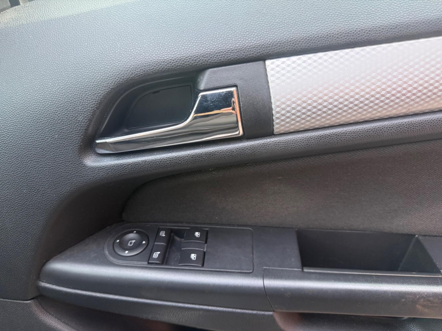 Used Vauxhall Astra 2010 for sale - 78071952: Photo 9