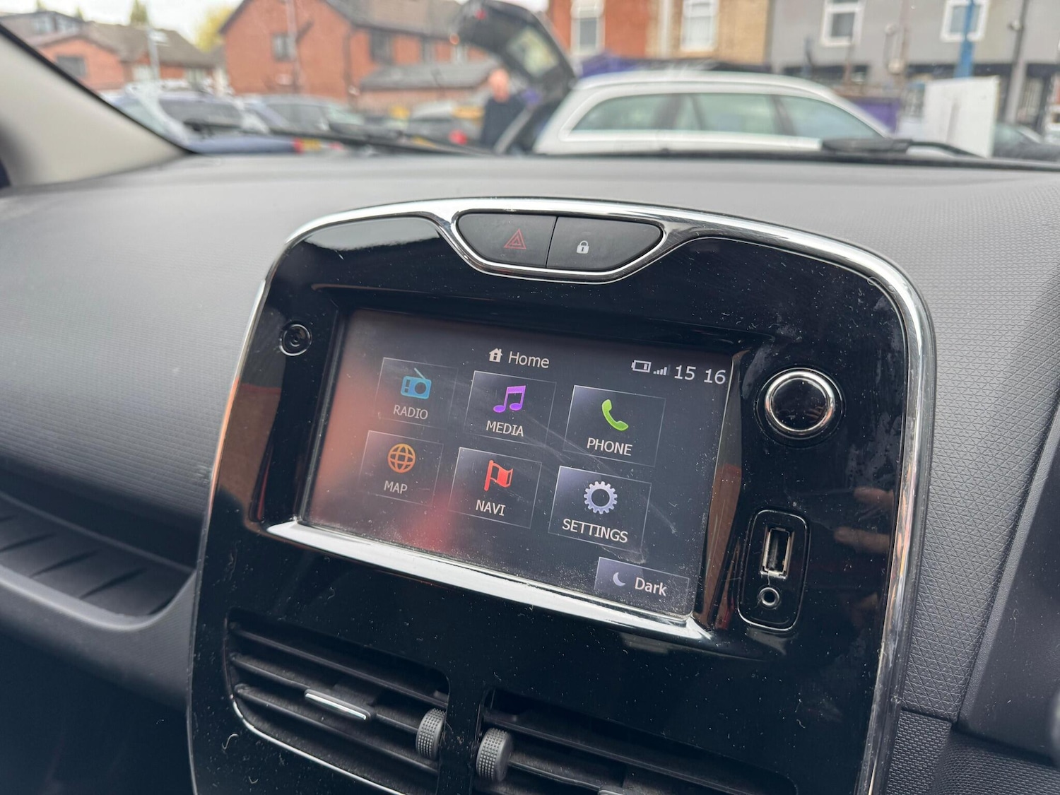 Used Renault Clio 2014 for sale - 76667524: Photo 12