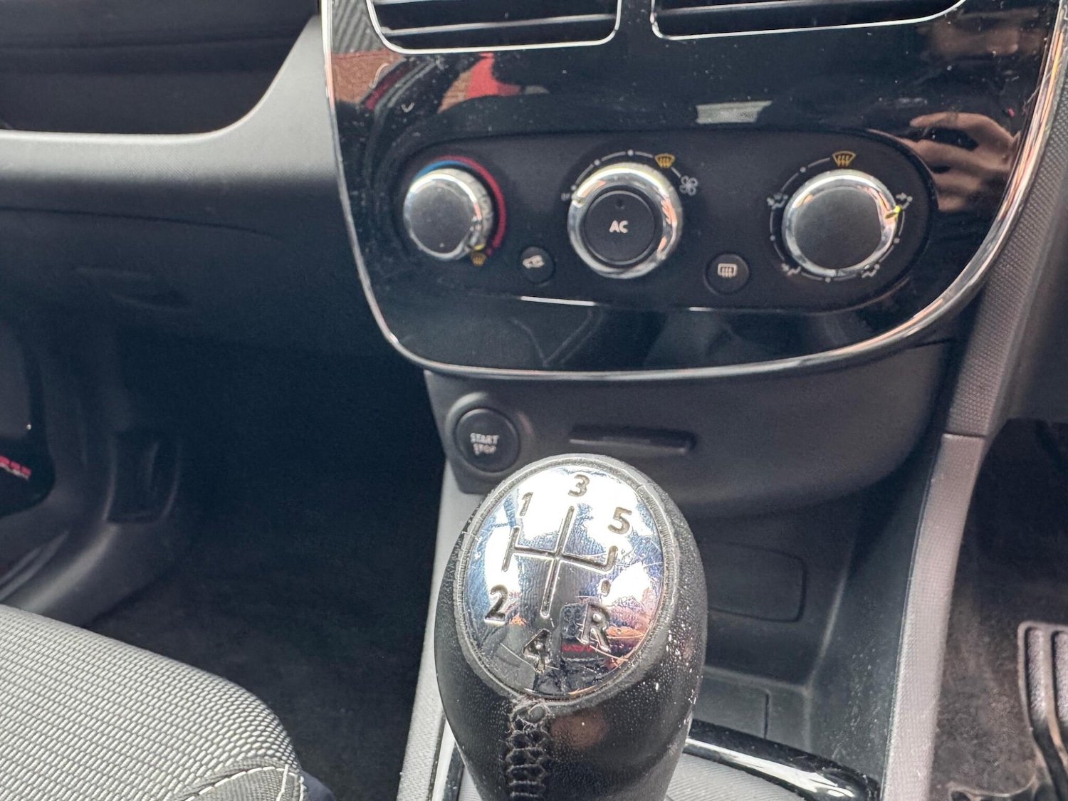 Used Renault Clio 2014 for sale - 76667524: Photo 16