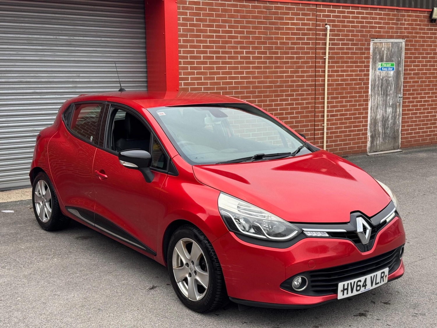 Used Renault Clio 2014 for sale - 76667524: Photo 2