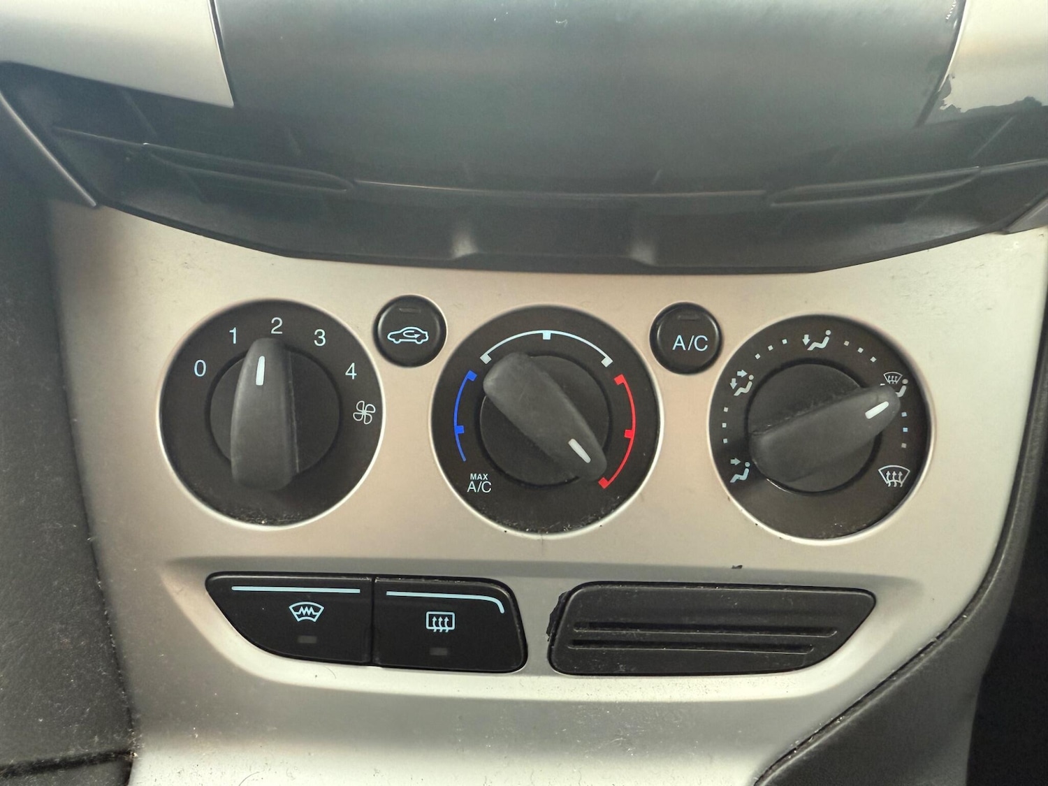 Used Ford Focus 2012 for sale - 77081713: Photo 18