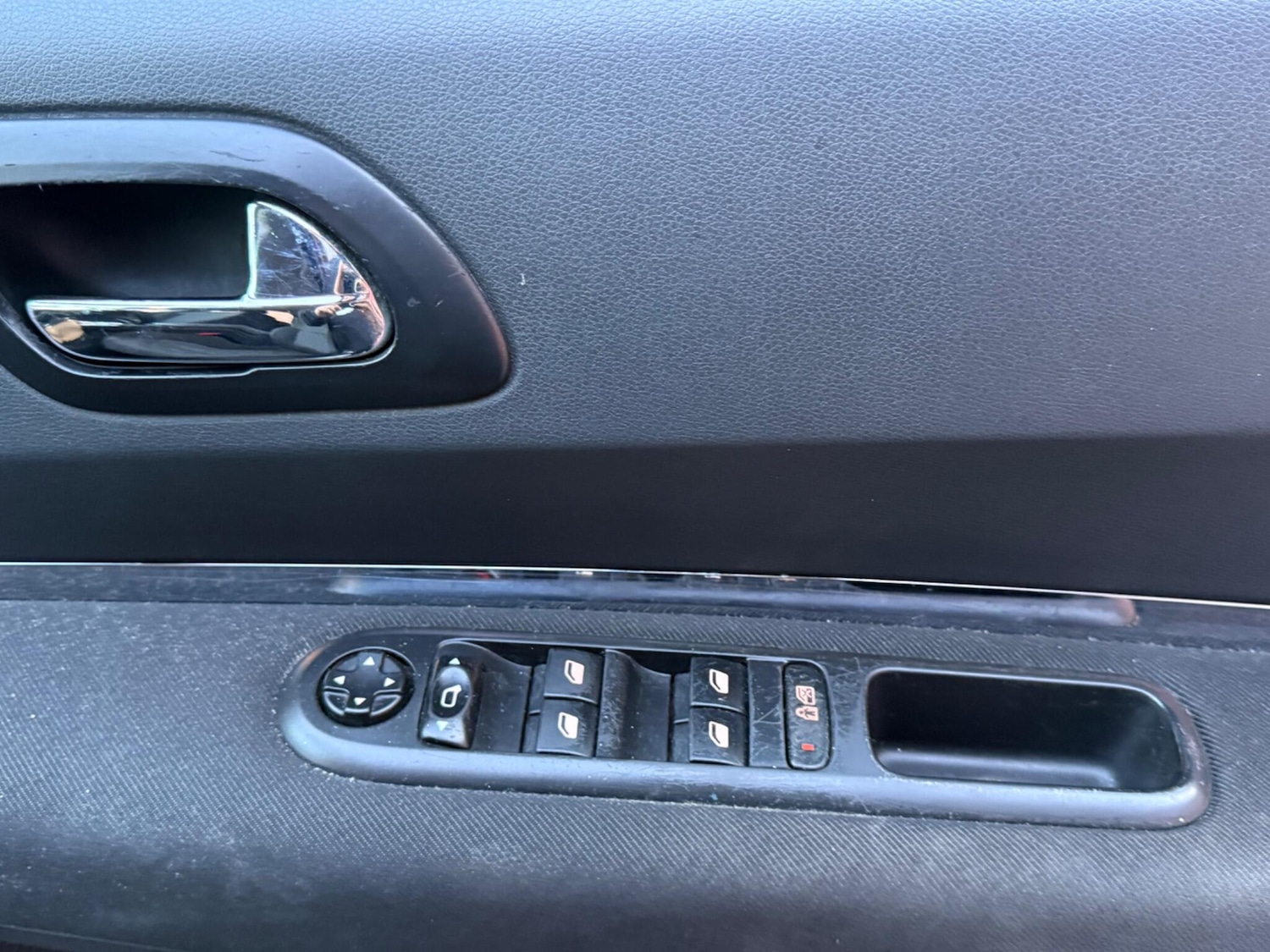 Used Peugeot 3008 2011 for sale - 78185348: Photo 9