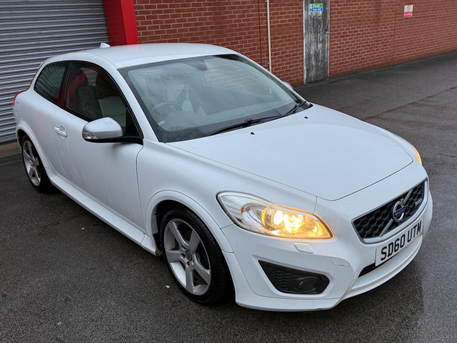 Used Volvo C30 2010 for sale - 77279499: Photo 2