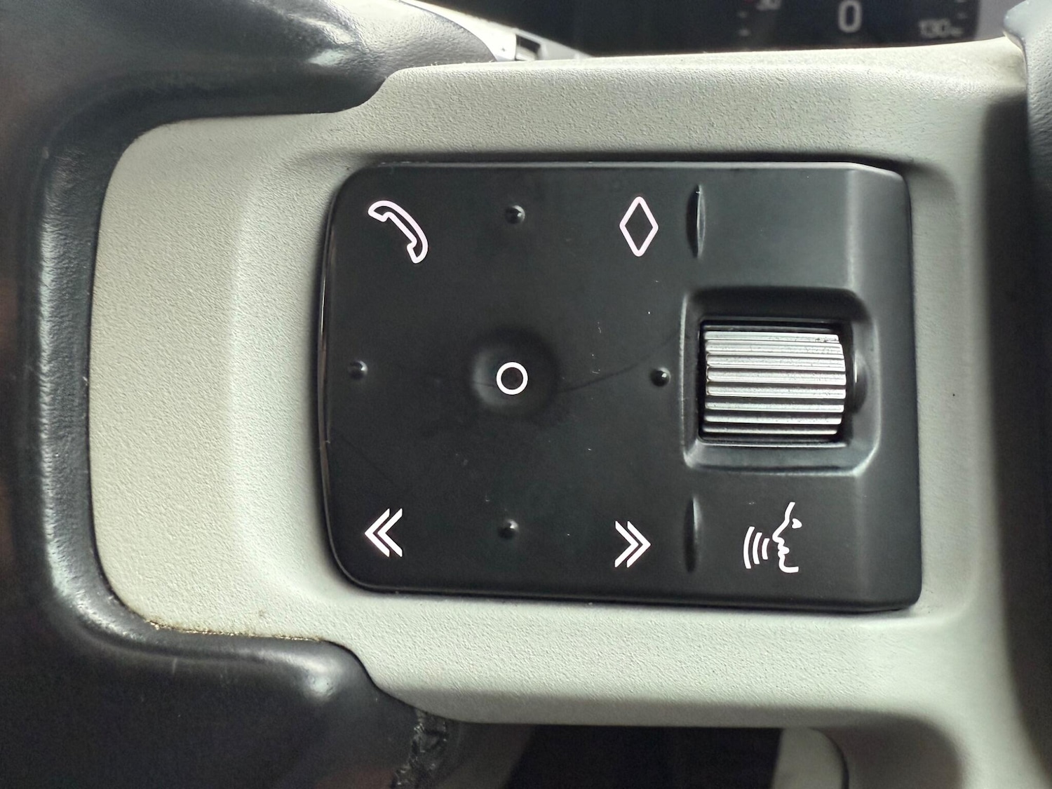 Used Land Rover Defender 2021 for sale - 77799025: Photo 12