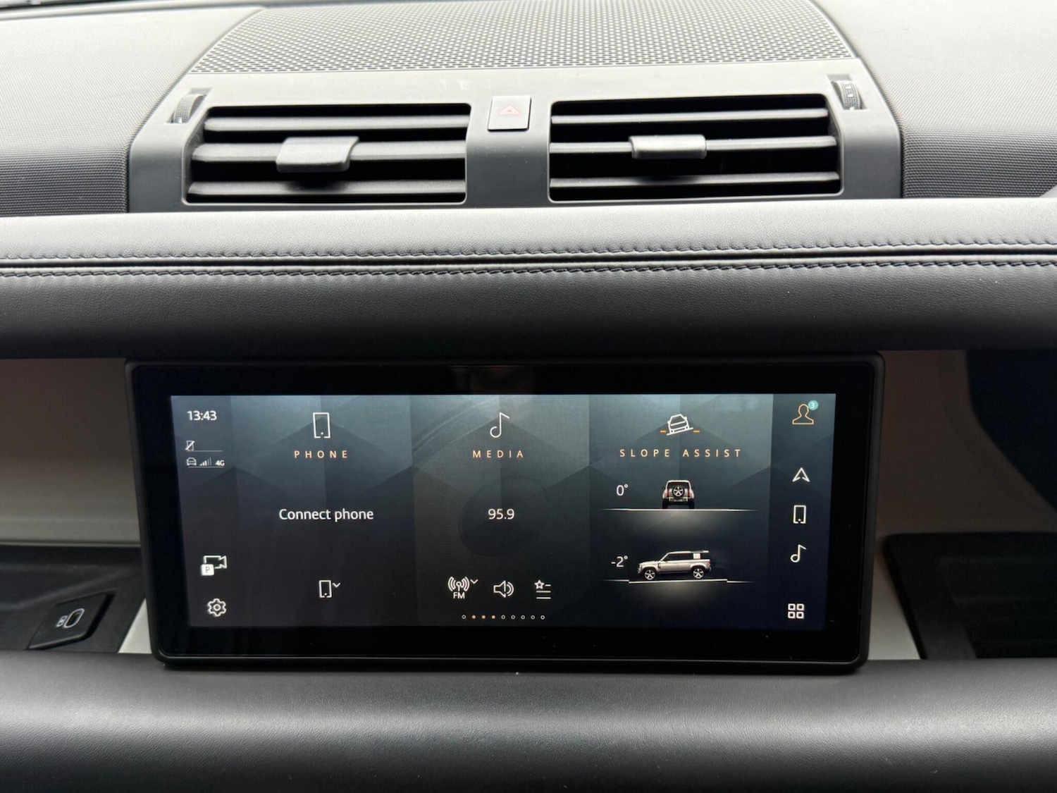 Used Land Rover Defender 2021 for sale - 77799025: Photo 15