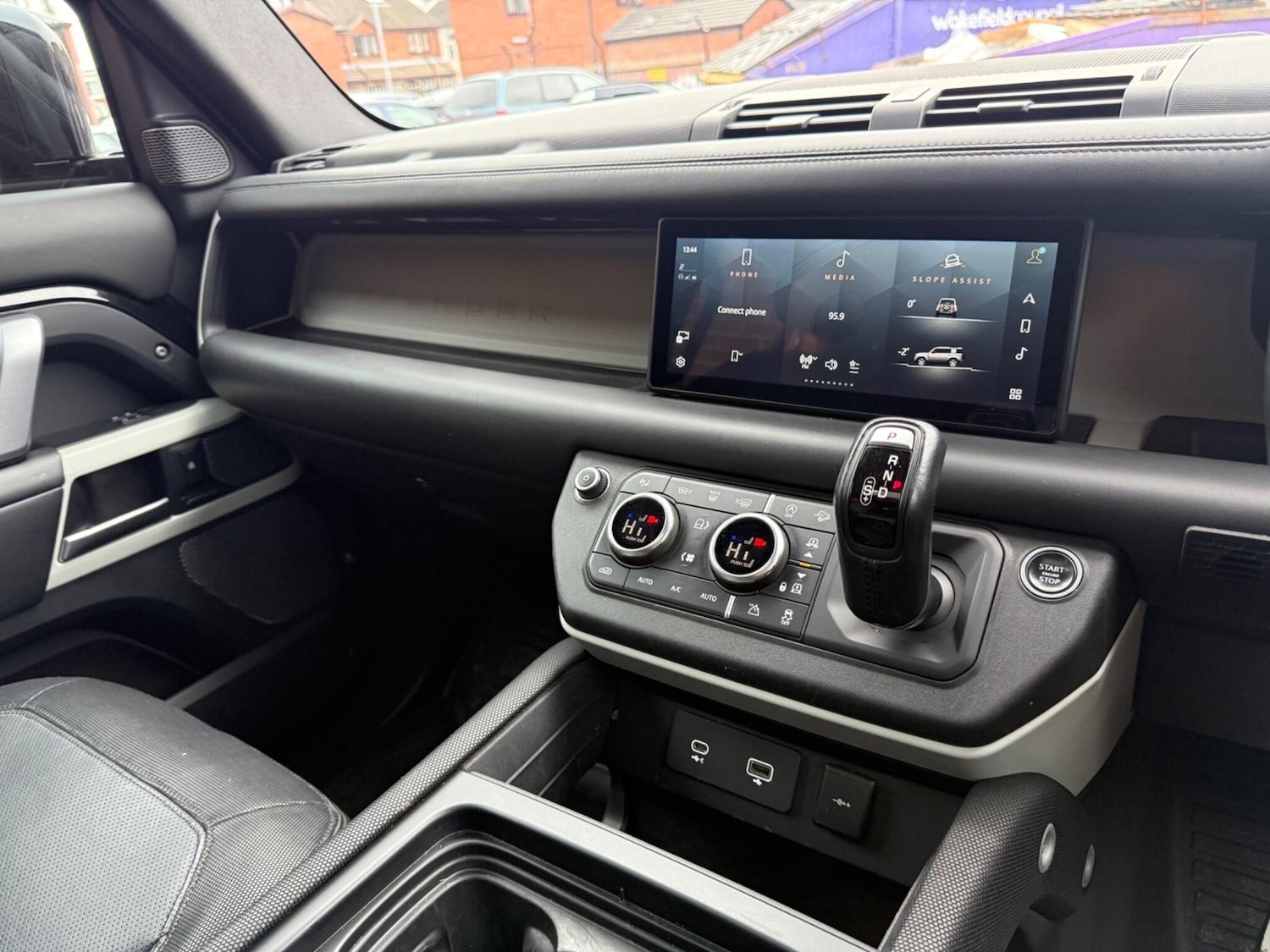 Used Land Rover Defender 2021 for sale - 77799025: Photo 18