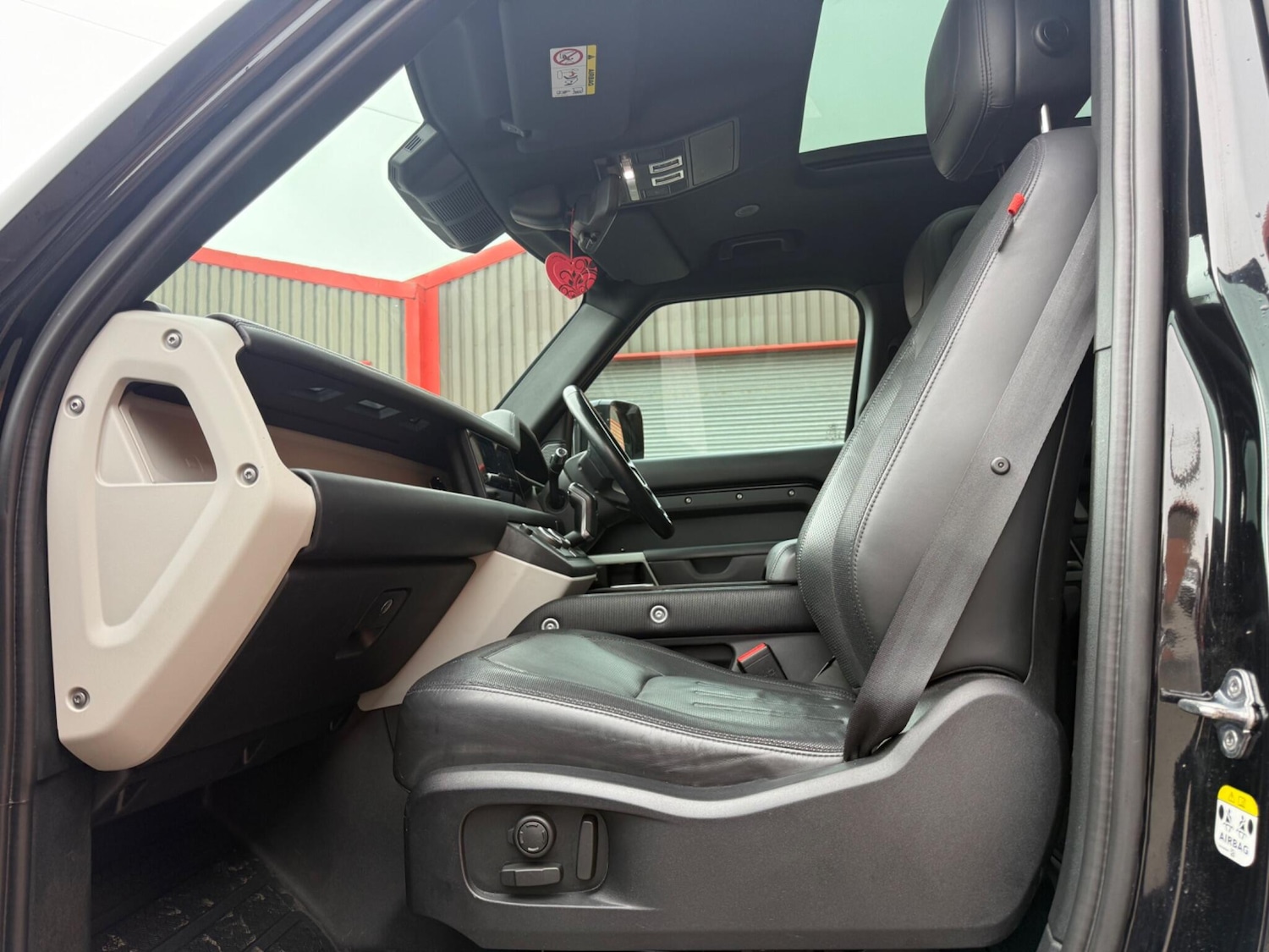 Used Land Rover Defender 2021 for sale - 77799025: Photo 24